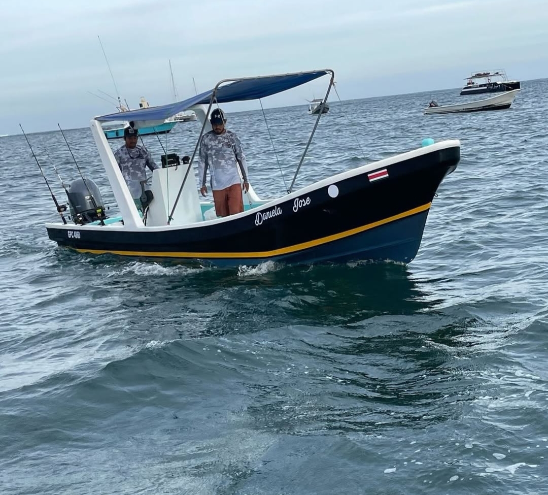 Daniela Jose at anchor, ready to fish